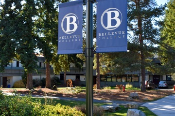 bellevue-college-pole-banners-02_gallery