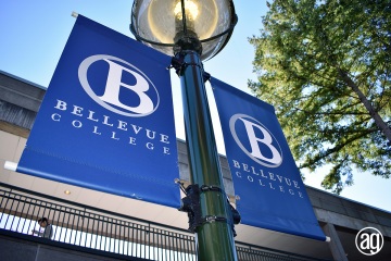 bellevue-college-pole-banners-26_gallery