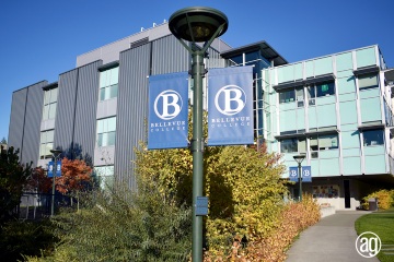 bellevue-college-pole-banners-58_gallery